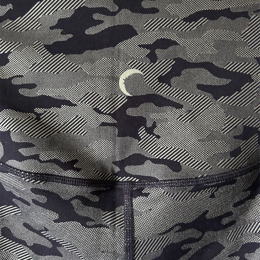 Zyia Active Women’s Silver Camo Supreme Hi-Rise Size 12 Leggings Metallic Sheen‎ - Picture 6 of 10